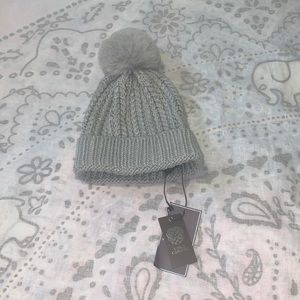 NWT Vince Camuto Beanie Grey Knit Pom Pom Cuffed Hat